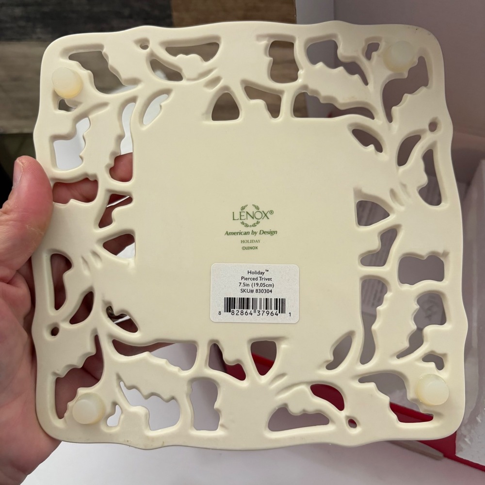 Lenox Holiday Pierced Trivet 7.5 Inch Ivory Bone China Christmas Holly 830304 - Picture 4 of 4